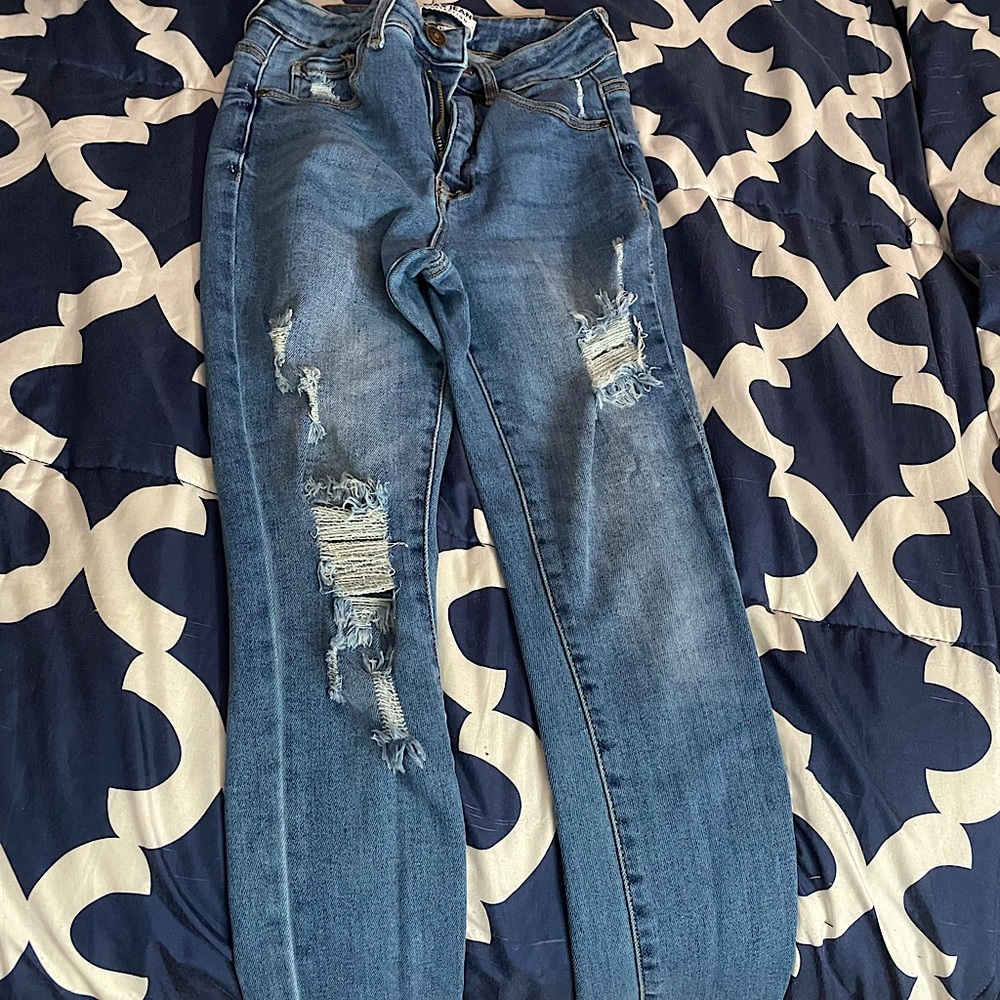 Skinny ripped blue jeans size 3/26